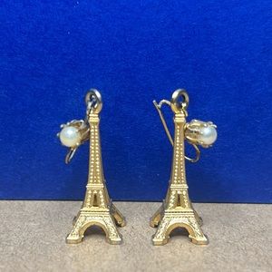 Vintage gold metal Eiffel Tower pearl earrings